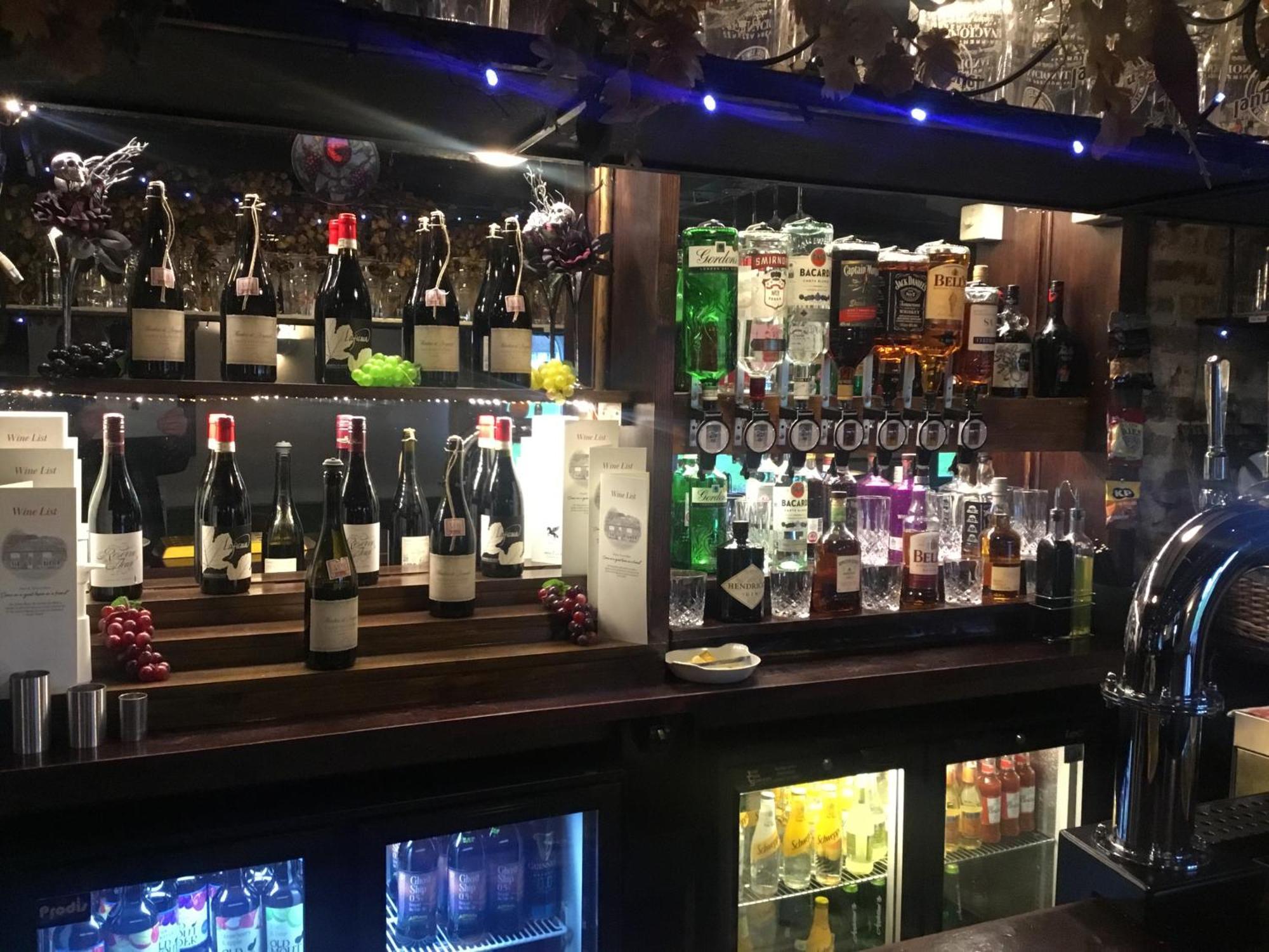 The Flying Horse Inn Boughton Aulph 외부 사진