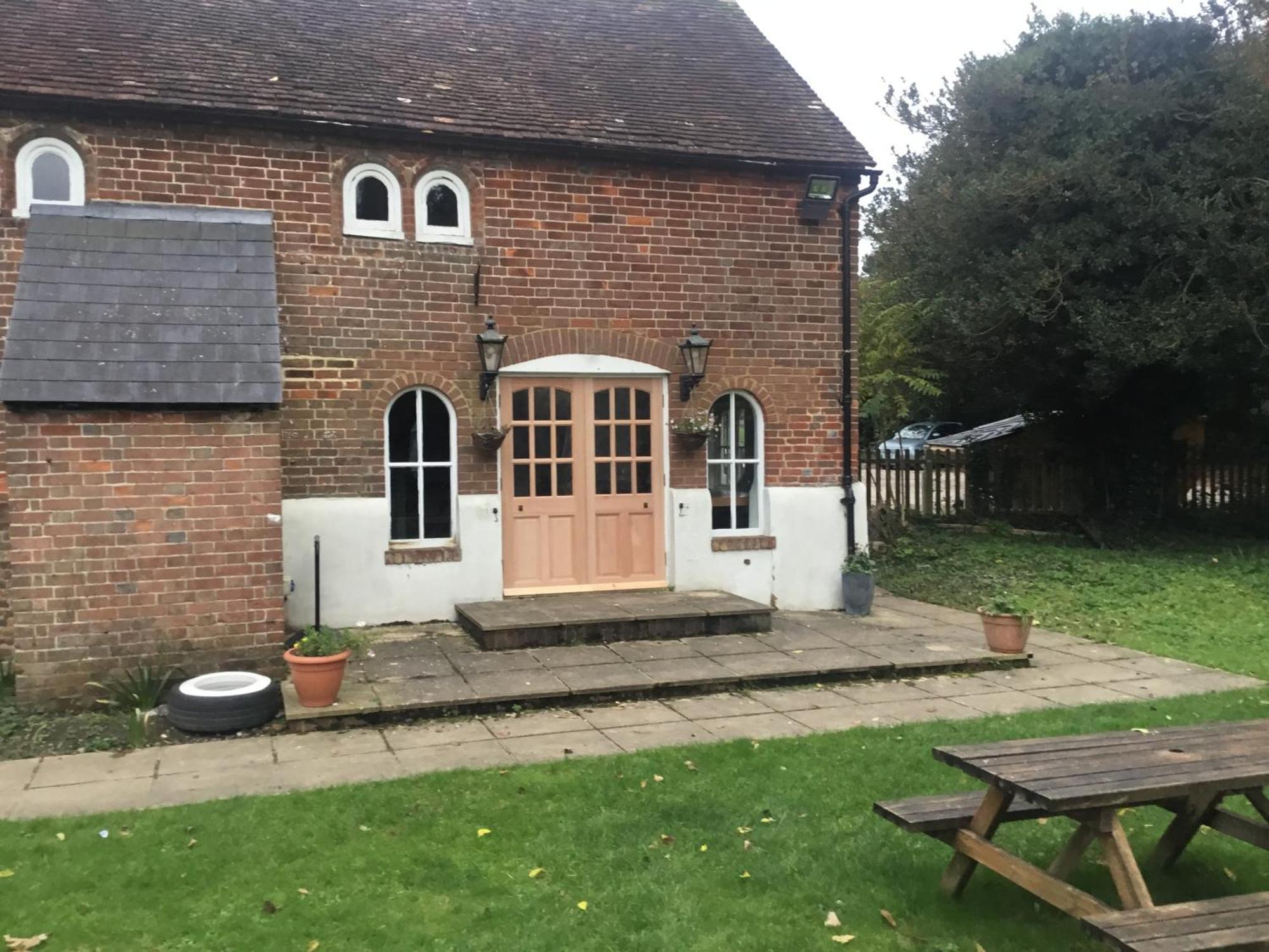 The Flying Horse Inn Boughton Aulph 외부 사진