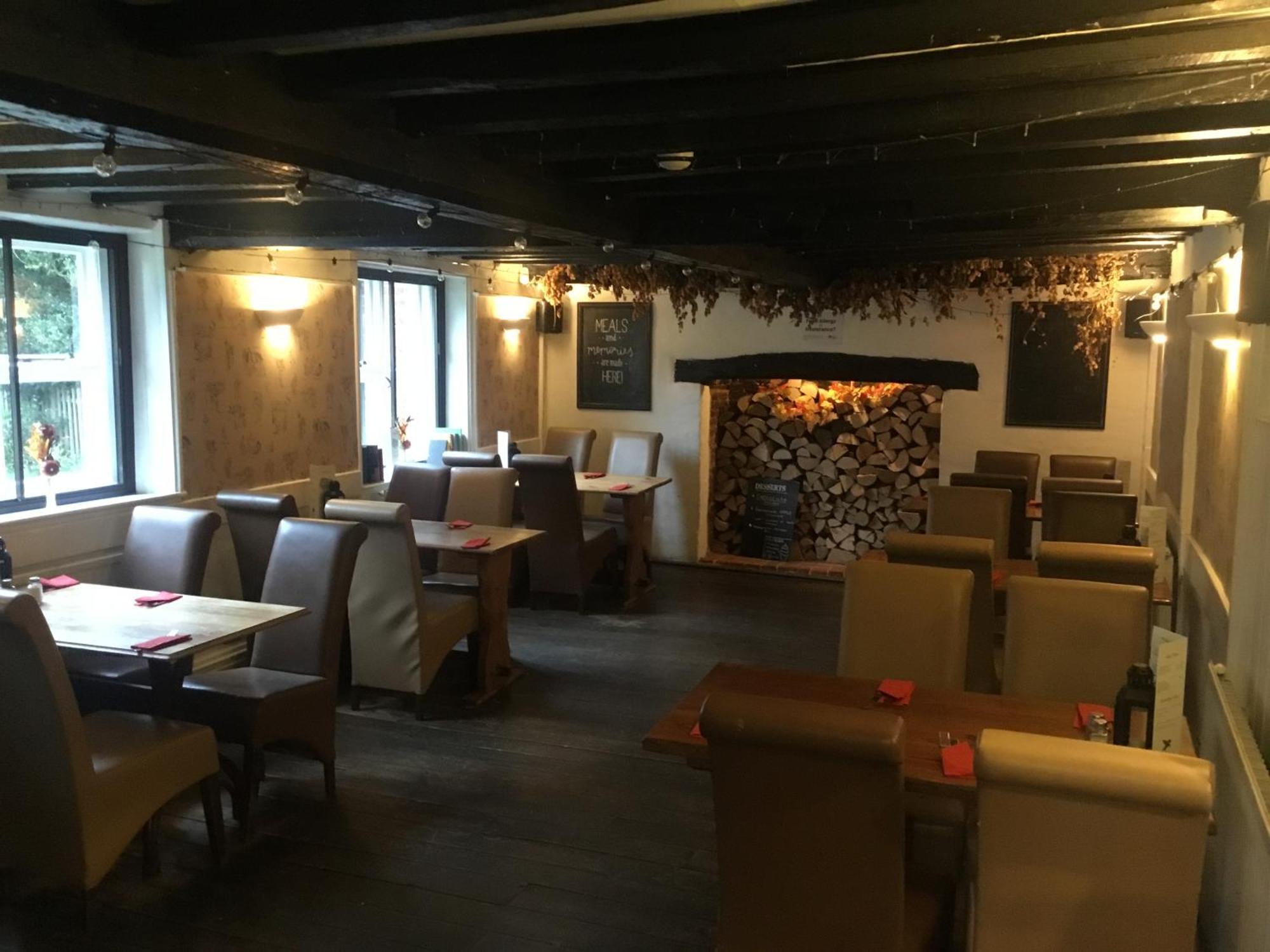 The Flying Horse Inn Boughton Aulph 외부 사진